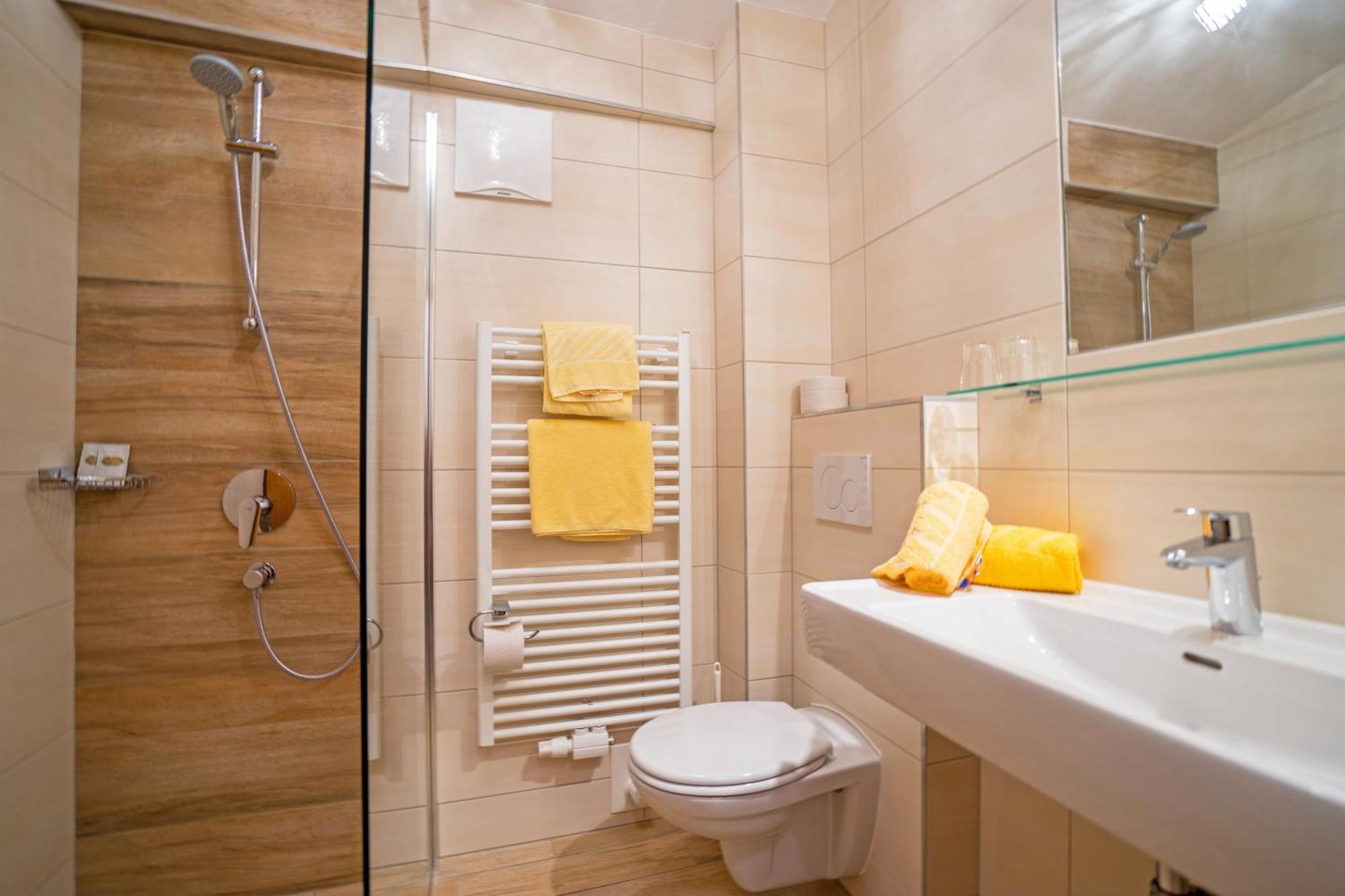 Haus Stampfer Hotel Weissensee Room photo